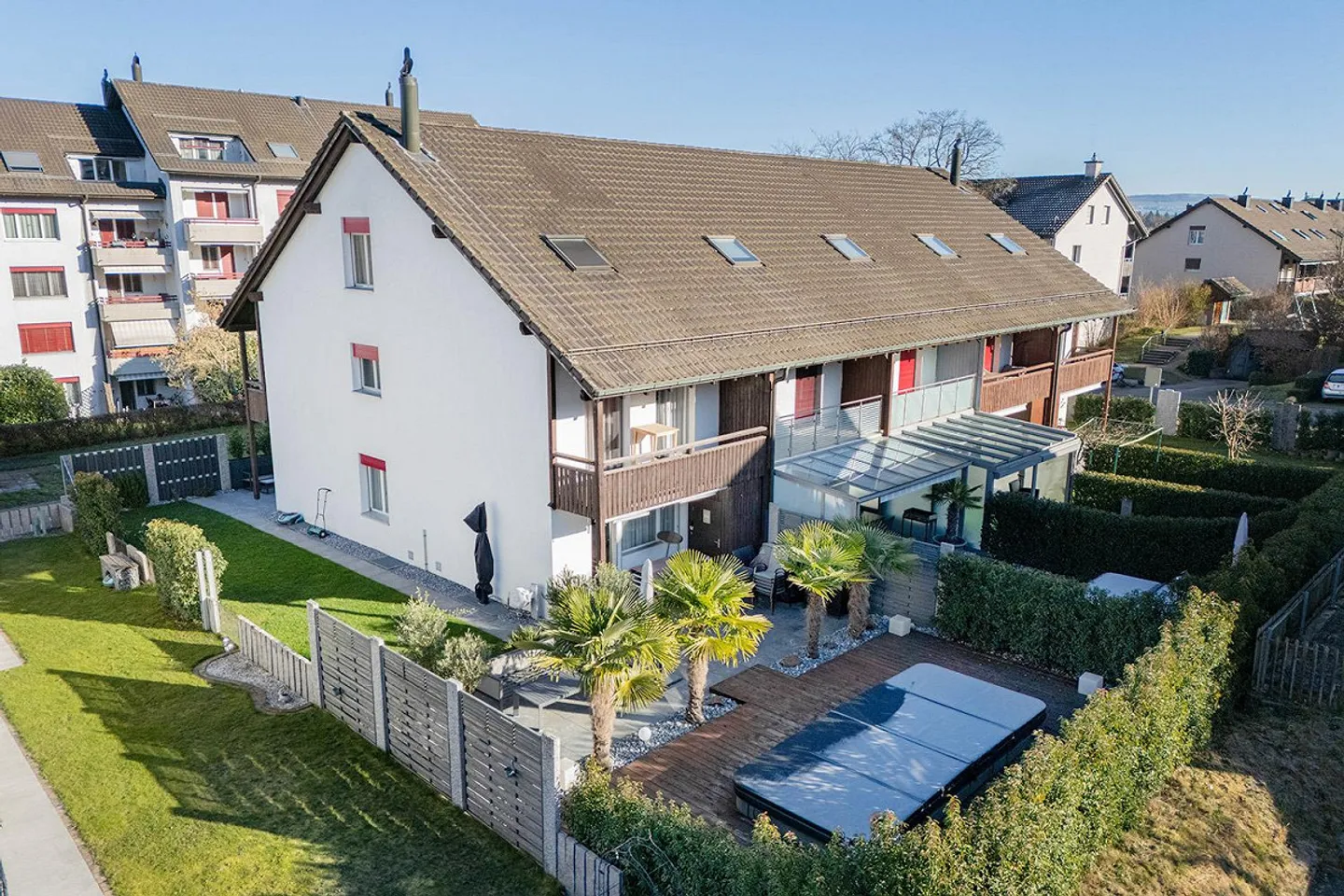 Casa unifamiliare angolare attraente con giardino esclusivo e Swimspa - Foto 1 di 15