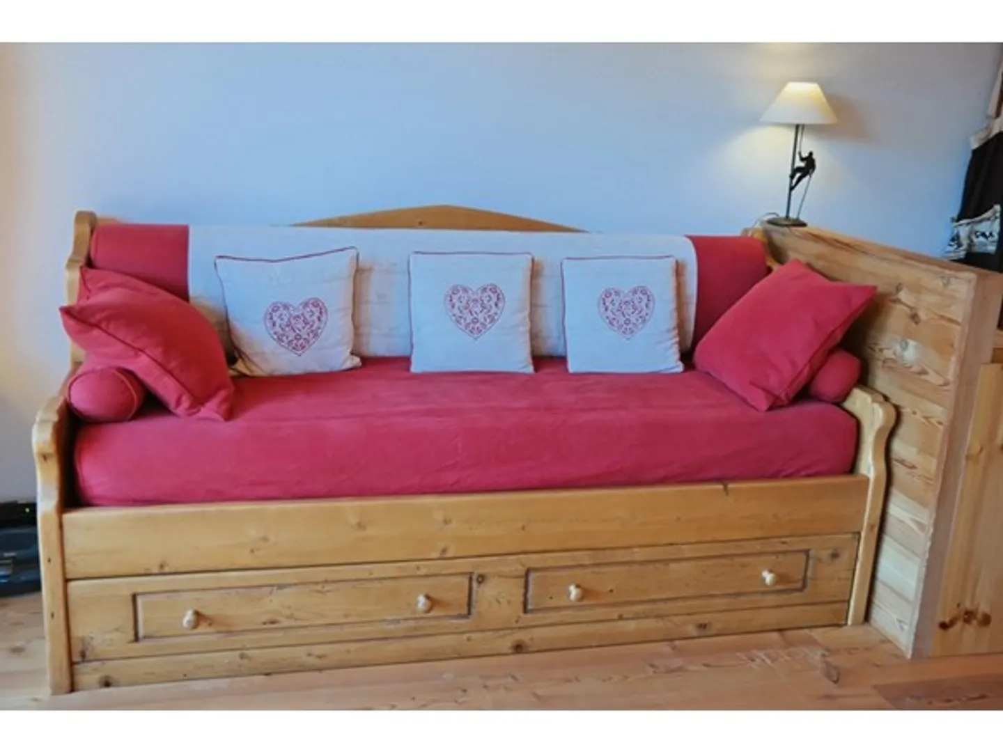 Cozy Studio with Panoramic View - Photo 6 of 11