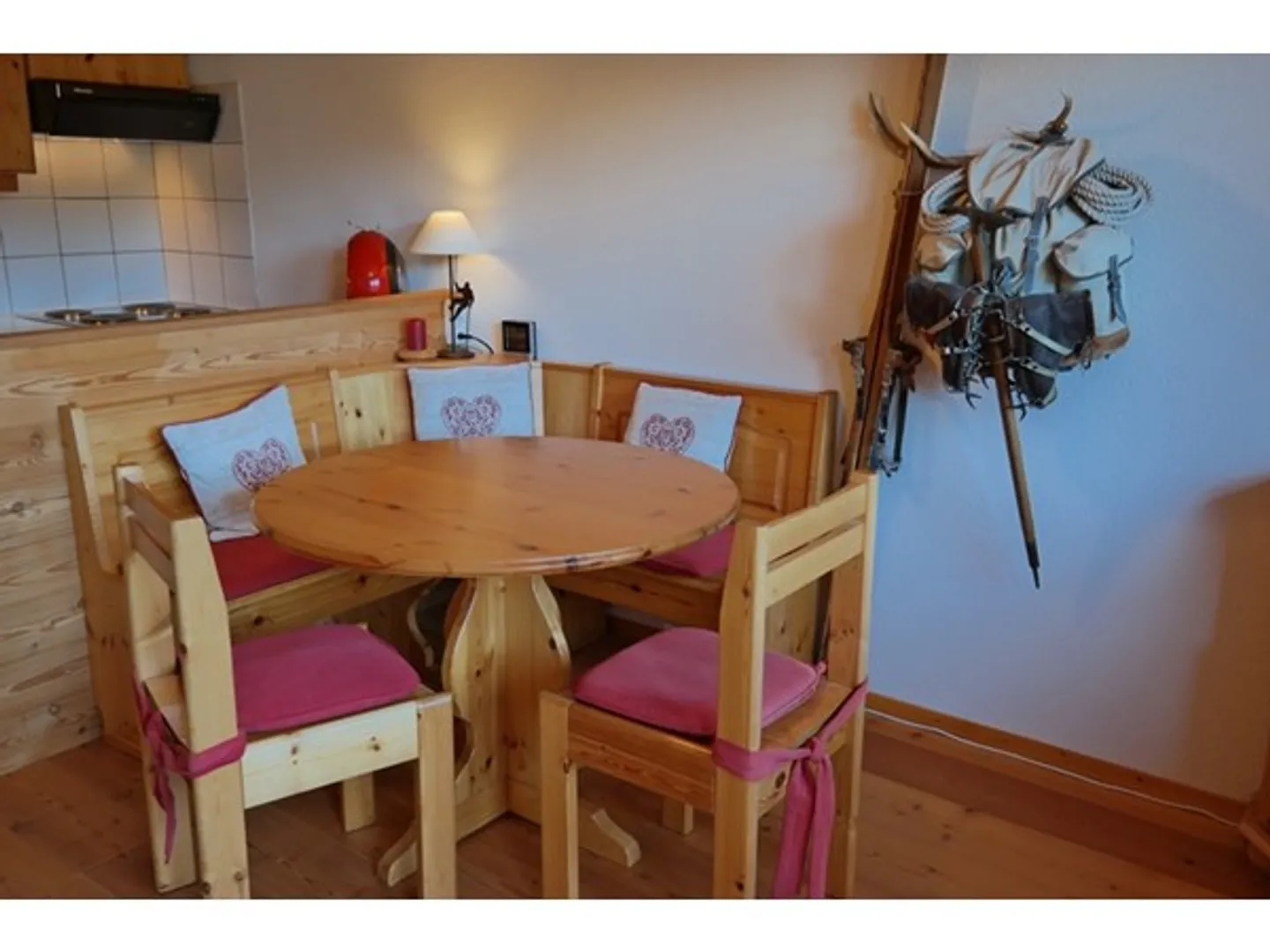 Cozy Studio with Panoramic View - Photo 9 of 11