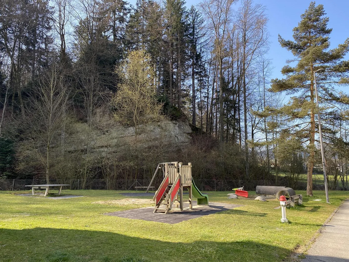 Appartamento familiare ristrutturato e tranquillo - Foto 9 di 9