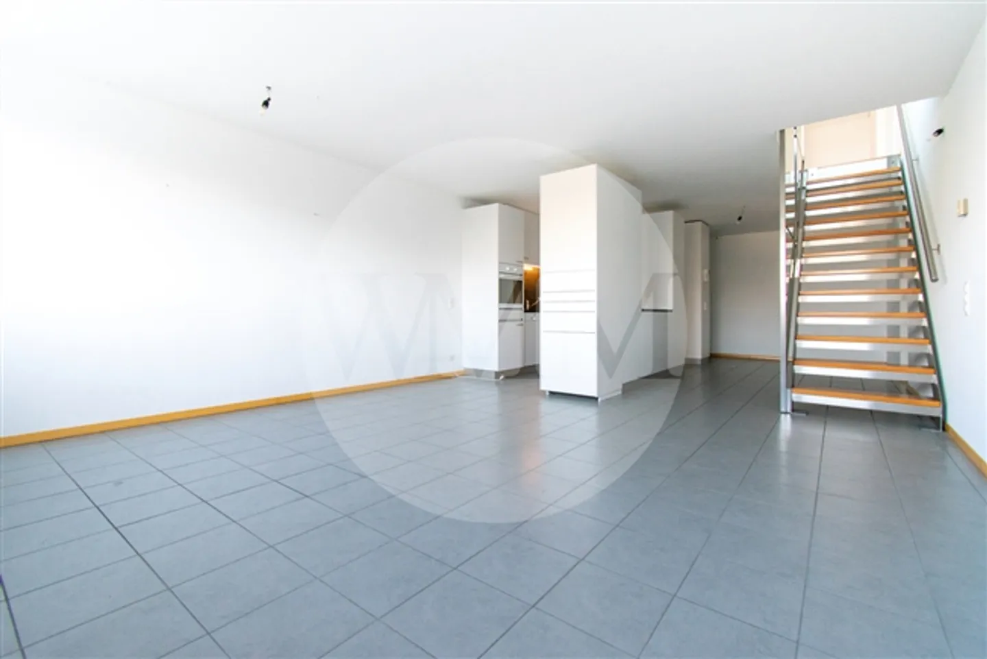 SPACIOUS 5.5-ROOM DUPLEX WITH PANORAMIC VIEW - Photo 2 of 15