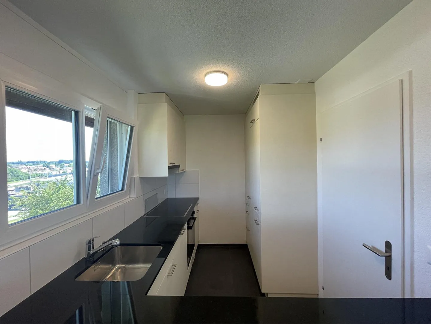 Appartement calme de 3,5 pièces à Niederwangen près de Berne - Photo 3 sur 8
