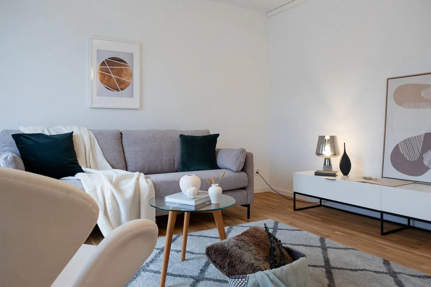 Appartamento di 6 stanze adatto per uno studio con WC/doccia separati - Foto 9 di 15