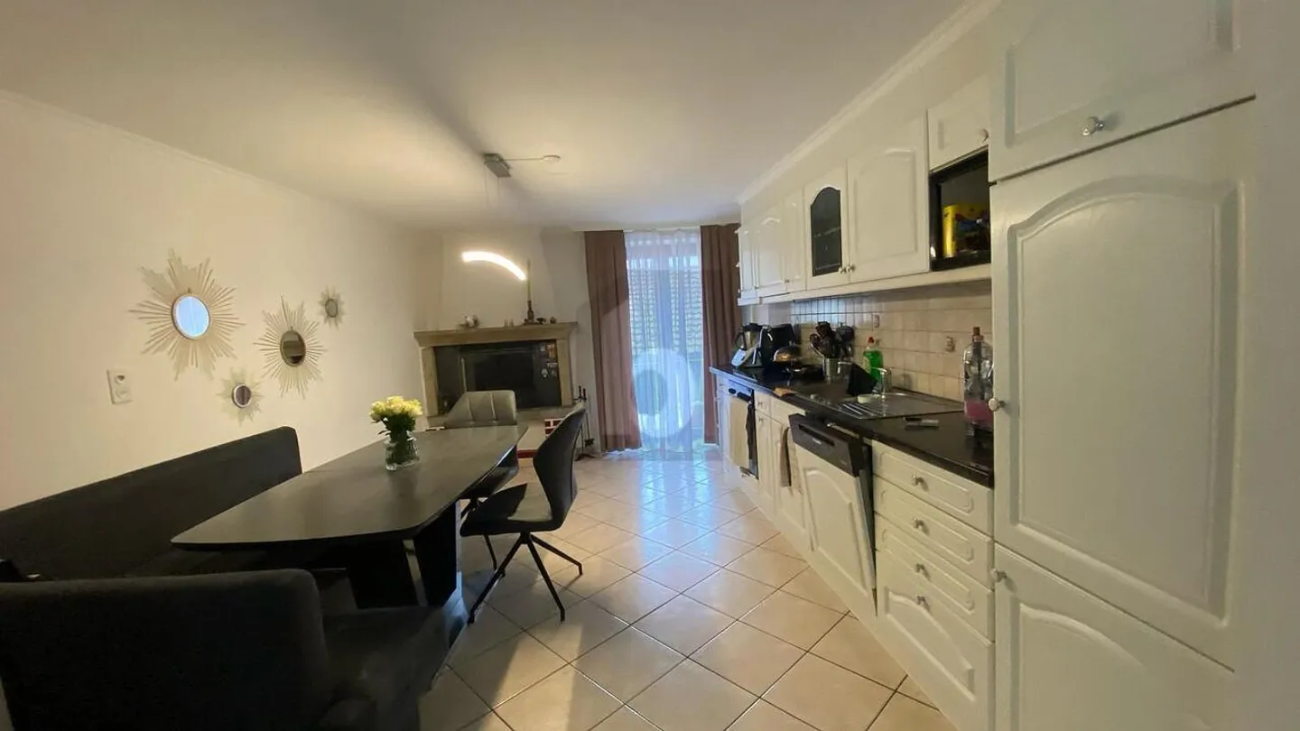 SPACIOUS AND WELCOMING - Photo 3 of 5