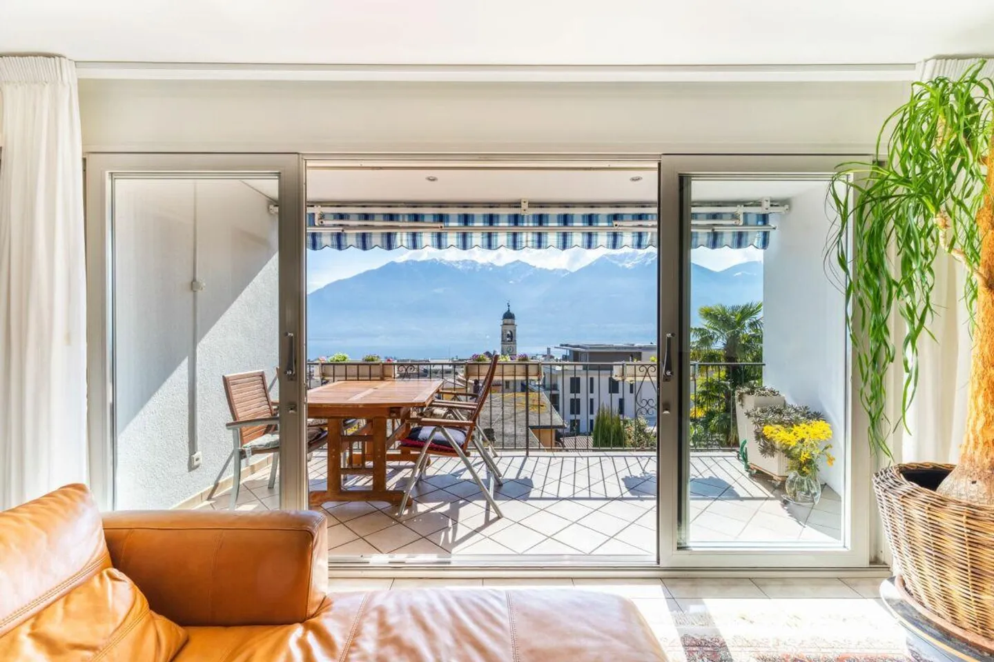 Attico Duplex con Vista Lago - Foto 3 di 16