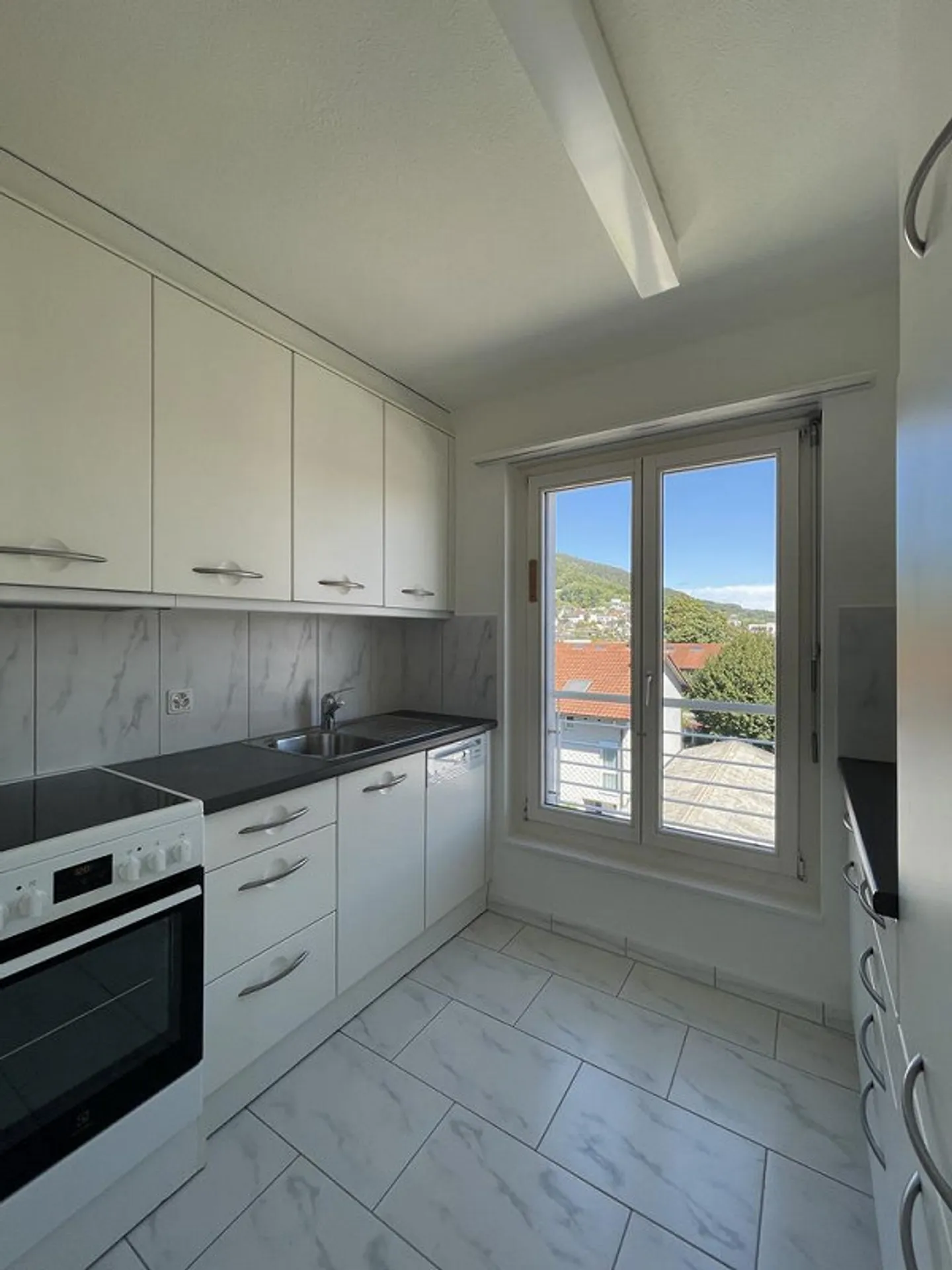 2.5-room penthouse apartment with large terrace - 1 MONTH FREE! - Photo 2 of 7
