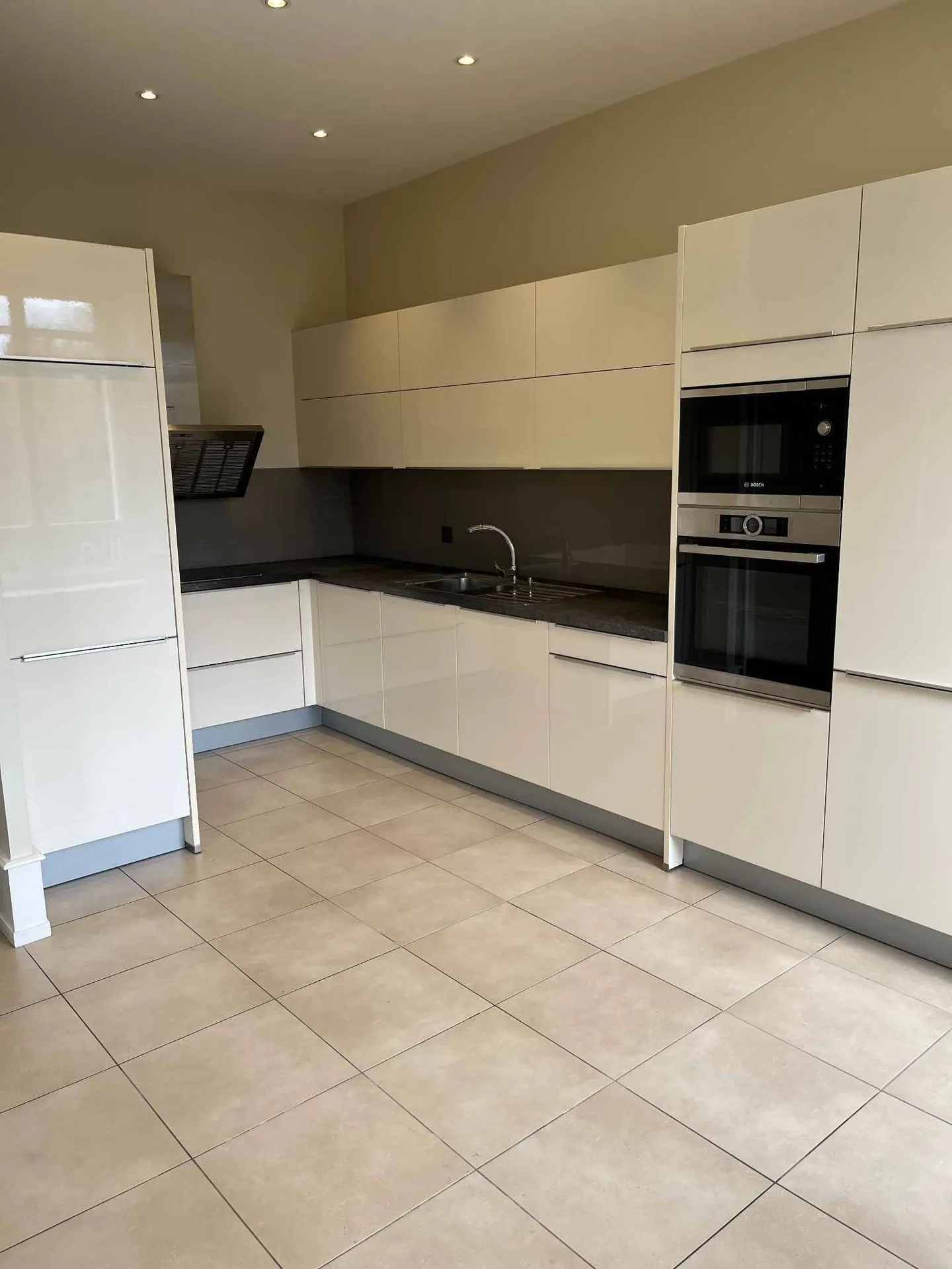 Appartamento Spazioso Vicino alla Città Vecchia - Foto 2 di 8