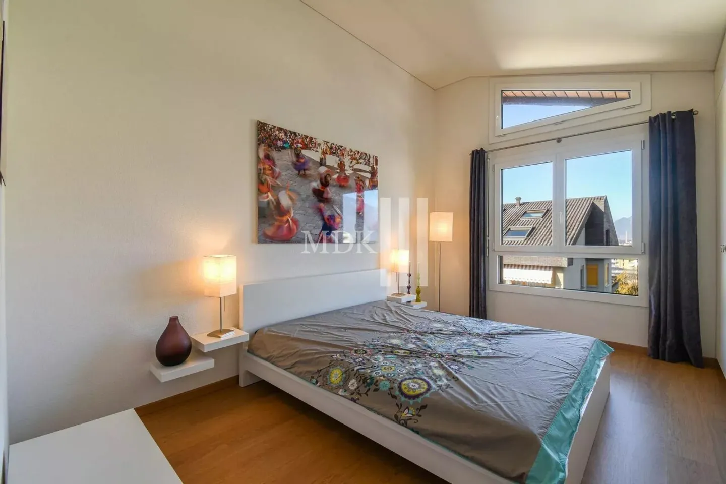 Bright attic duplex apartment - Photo 6 of 13