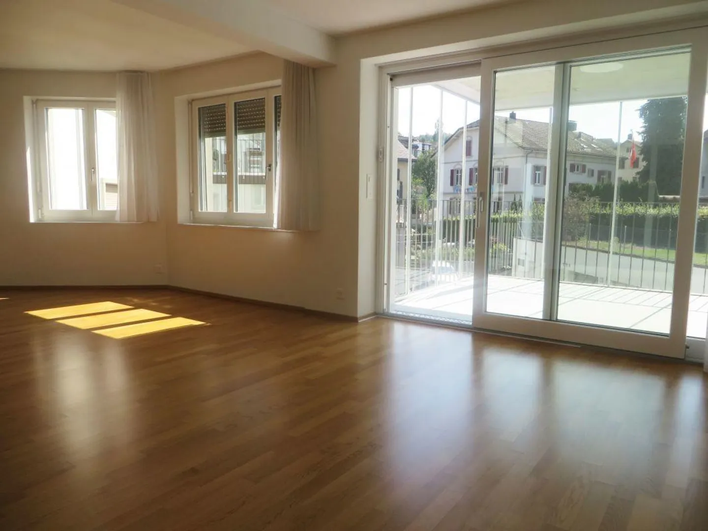 Appartement lumineux avec jardin d'hiver - Photo 5 sur 9