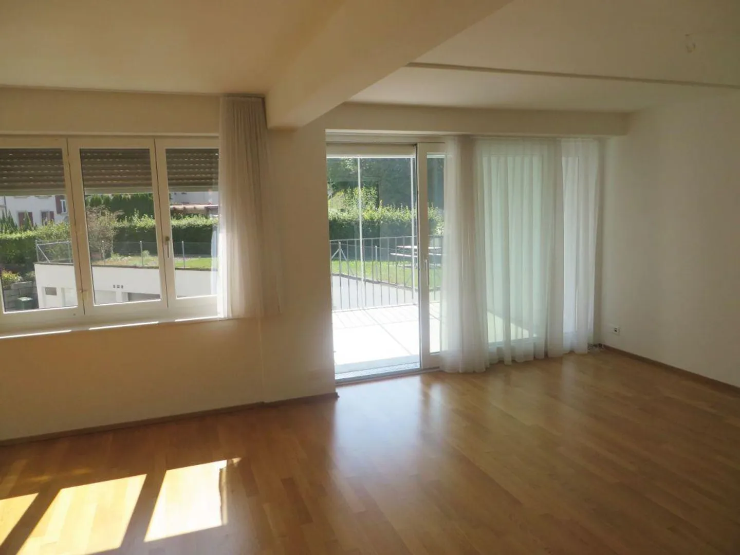 Appartement lumineux avec jardin d'hiver - Photo 4 sur 9