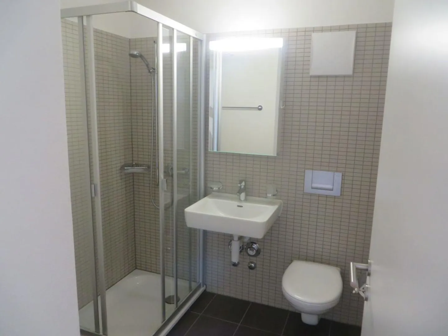 Appartement lumineux avec jardin d'hiver - Photo 8 sur 9