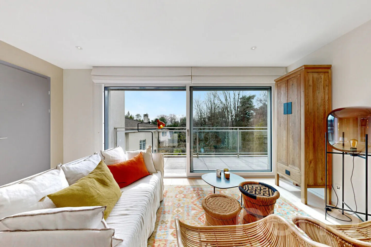 2.5-room penthouse apartment with terrace, ideally located at - Photo 2 of 11