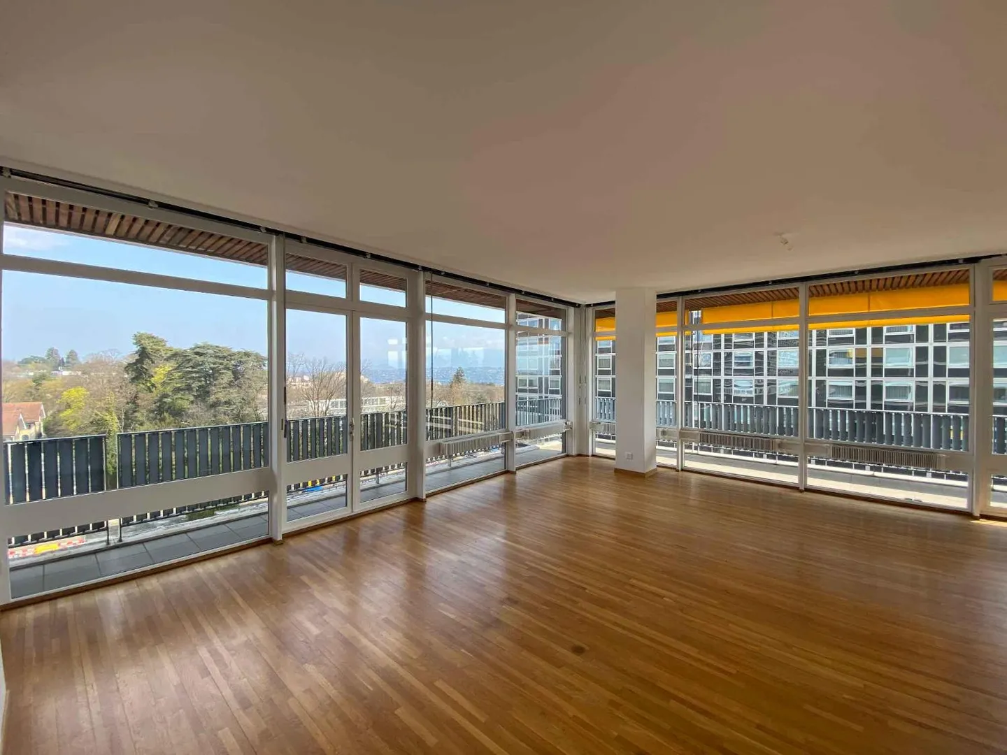 5-room apartment - Photo 3 of 13