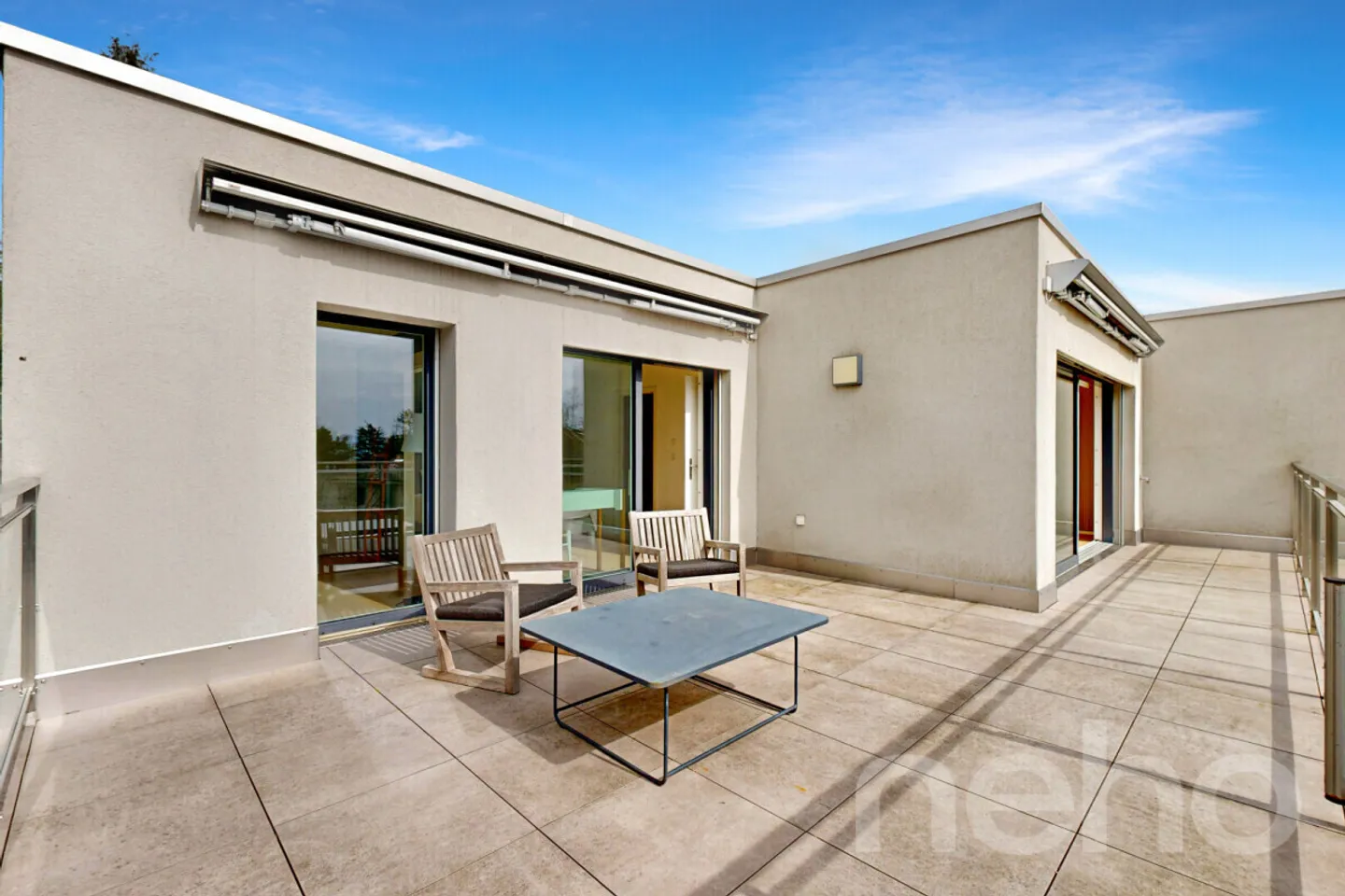 2.5-room penthouse apartment with terrace, ideally located at - Photo 5 of 11