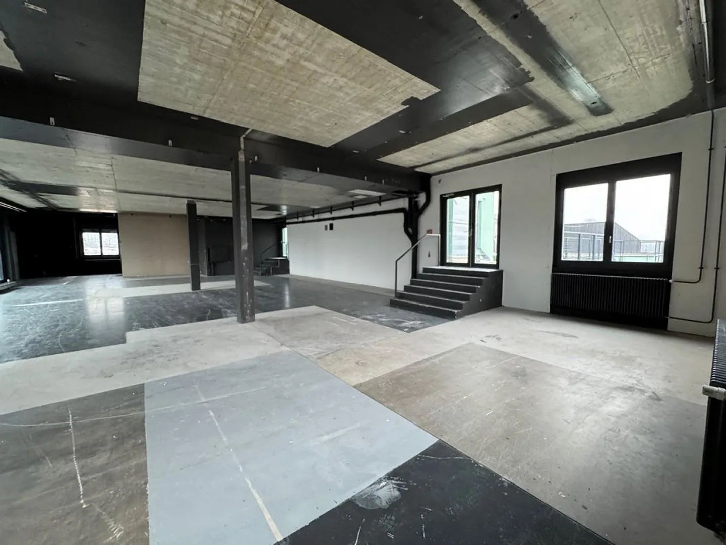 Spacious commercial spaces for rent - Photo 3 of 5