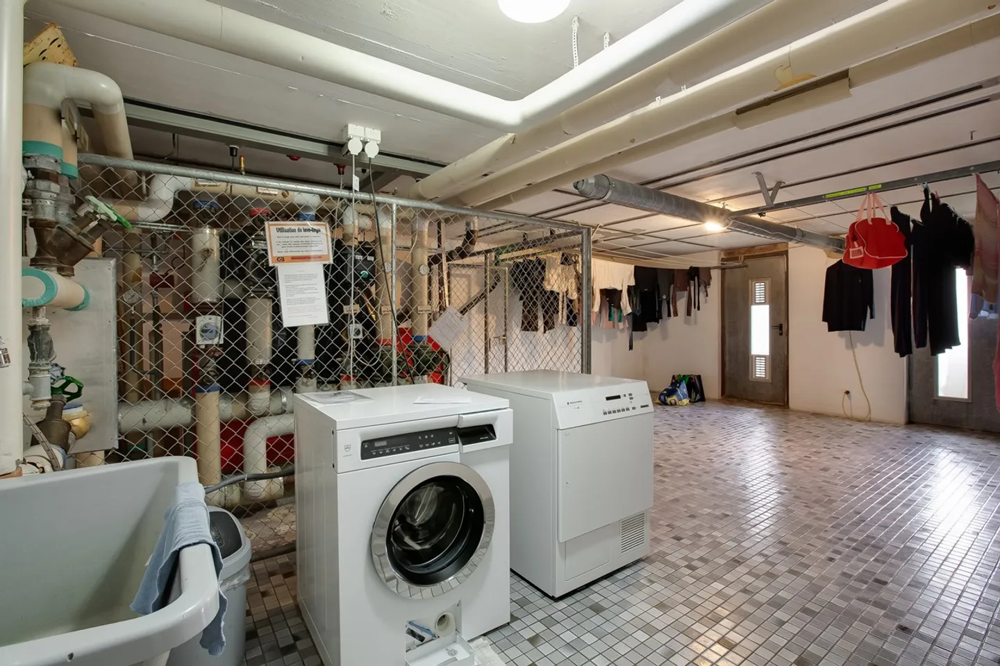 Edificio ad uso misto in affitto - Foto 3 di 5