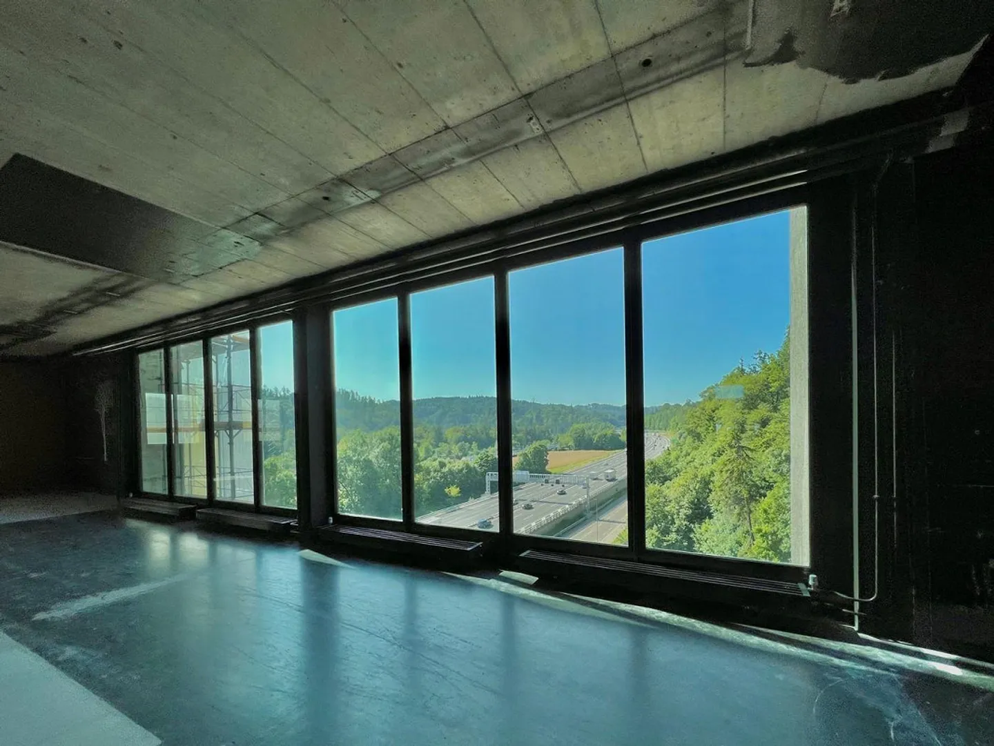 Spacious commercial spaces for rent - Photo 4 of 5