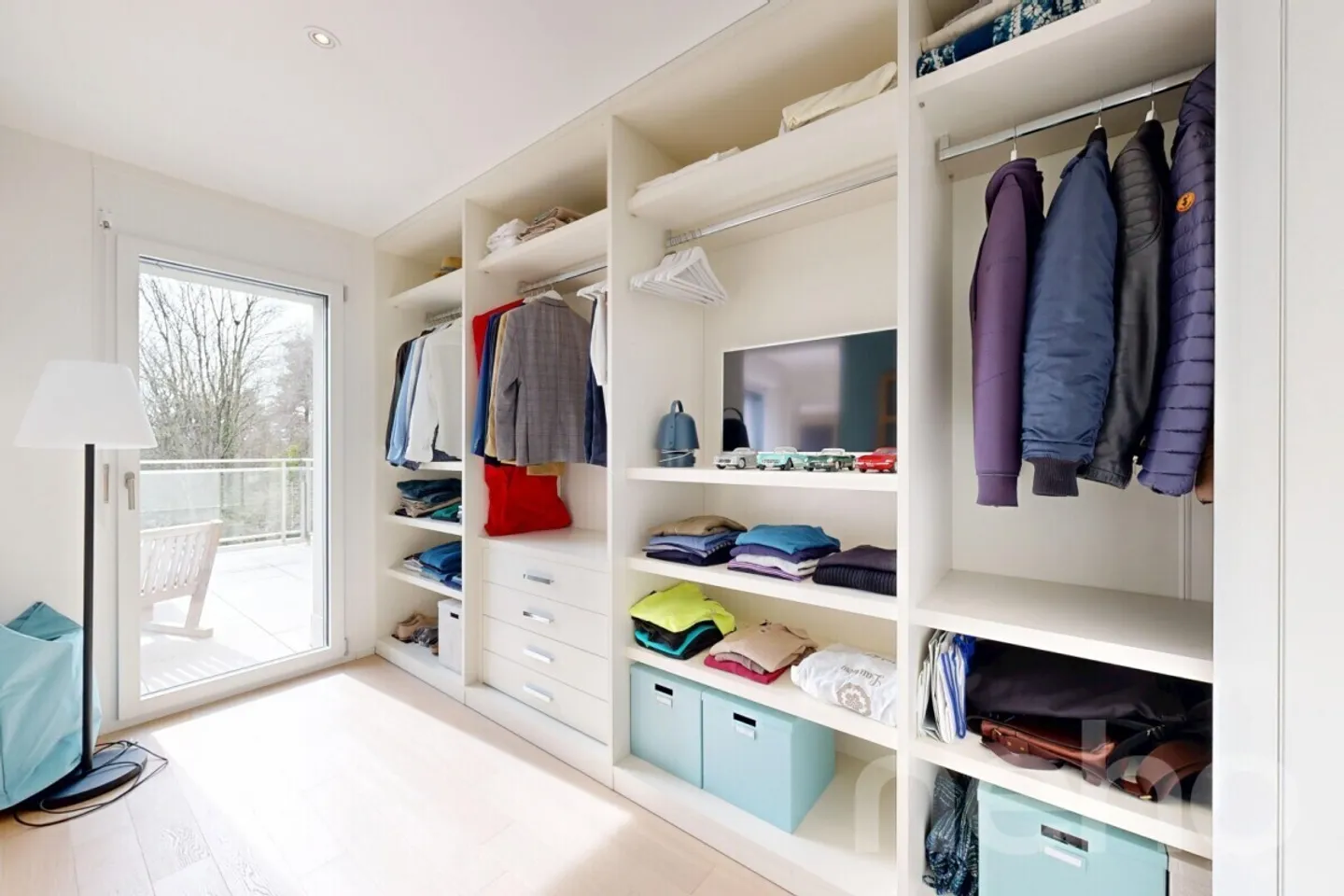 2.5-room penthouse apartment with terrace, ideally located at - Photo 10 of 11