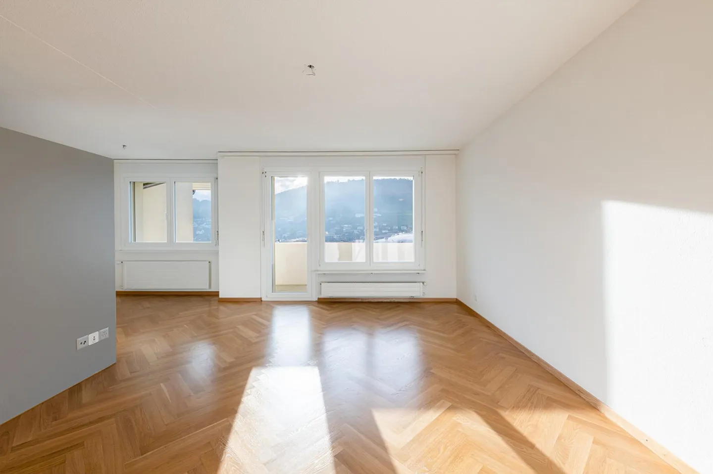 Vivre avec vue - Appartement de 3,5 pièces à louer - Photo 2 sur 8