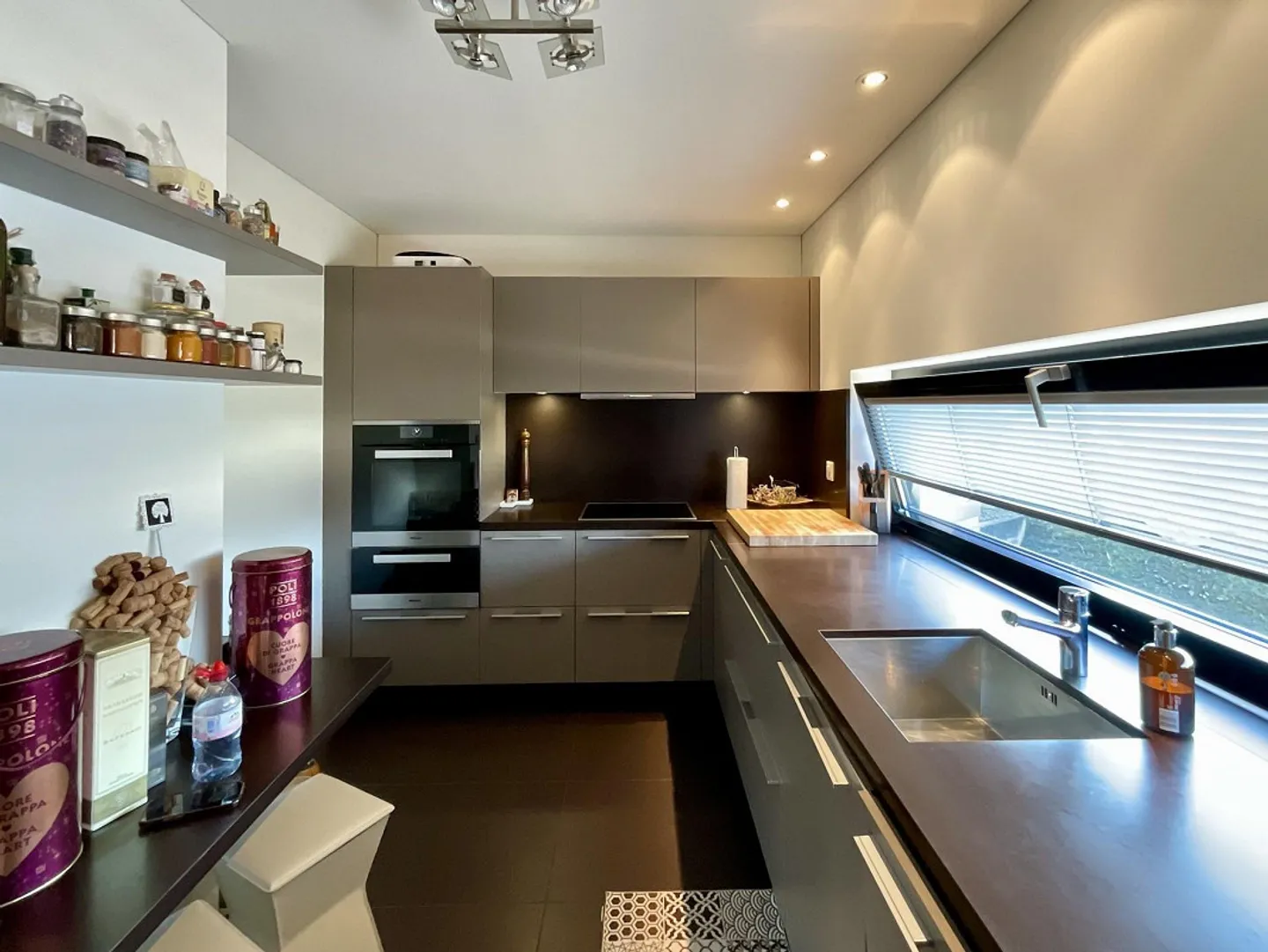 DAVESCO - ZU VERKAUFEN PRÄCHTIGE 4.5 ZIMMER WOHNUNG MIT GARTEN - Foto 7 von 13