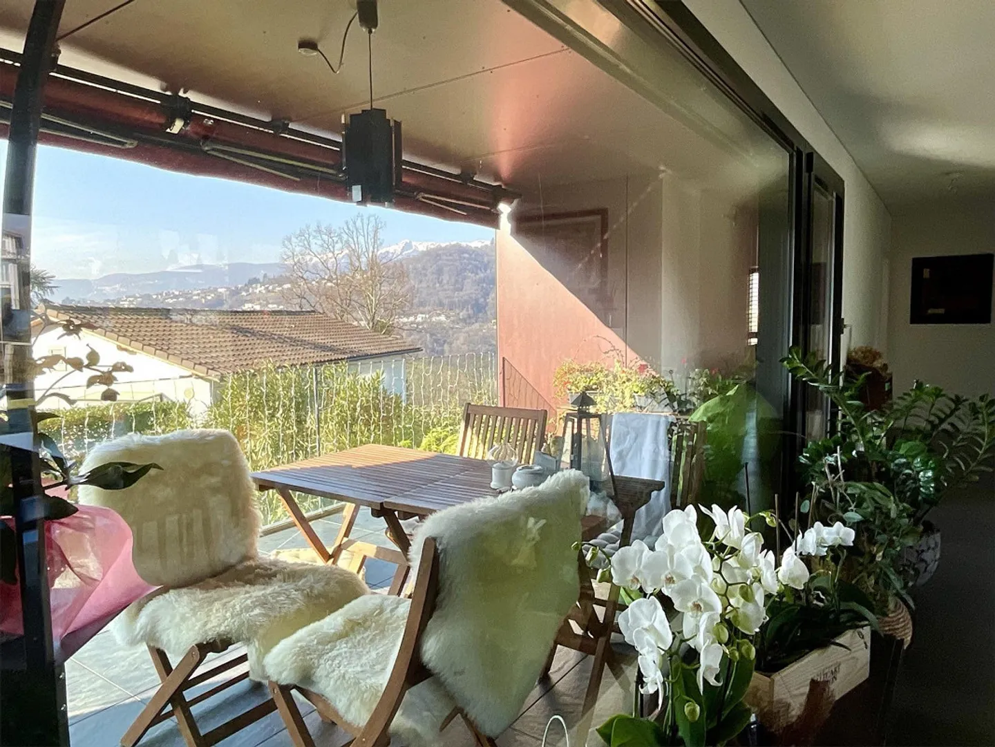 DAVESCO - ZU VERKAUFEN PRÄCHTIGE 4.5 ZIMMER WOHNUNG MIT GARTEN - Foto 8 von 13