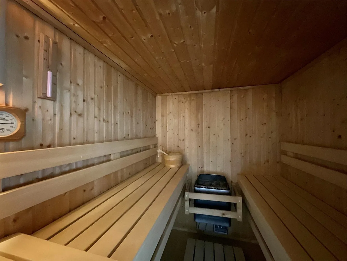 DAVESCO - ZU VERKAUFEN PRÄCHTIGE 4.5 ZIMMER WOHNUNG MIT GARTEN - Foto 13 von 13