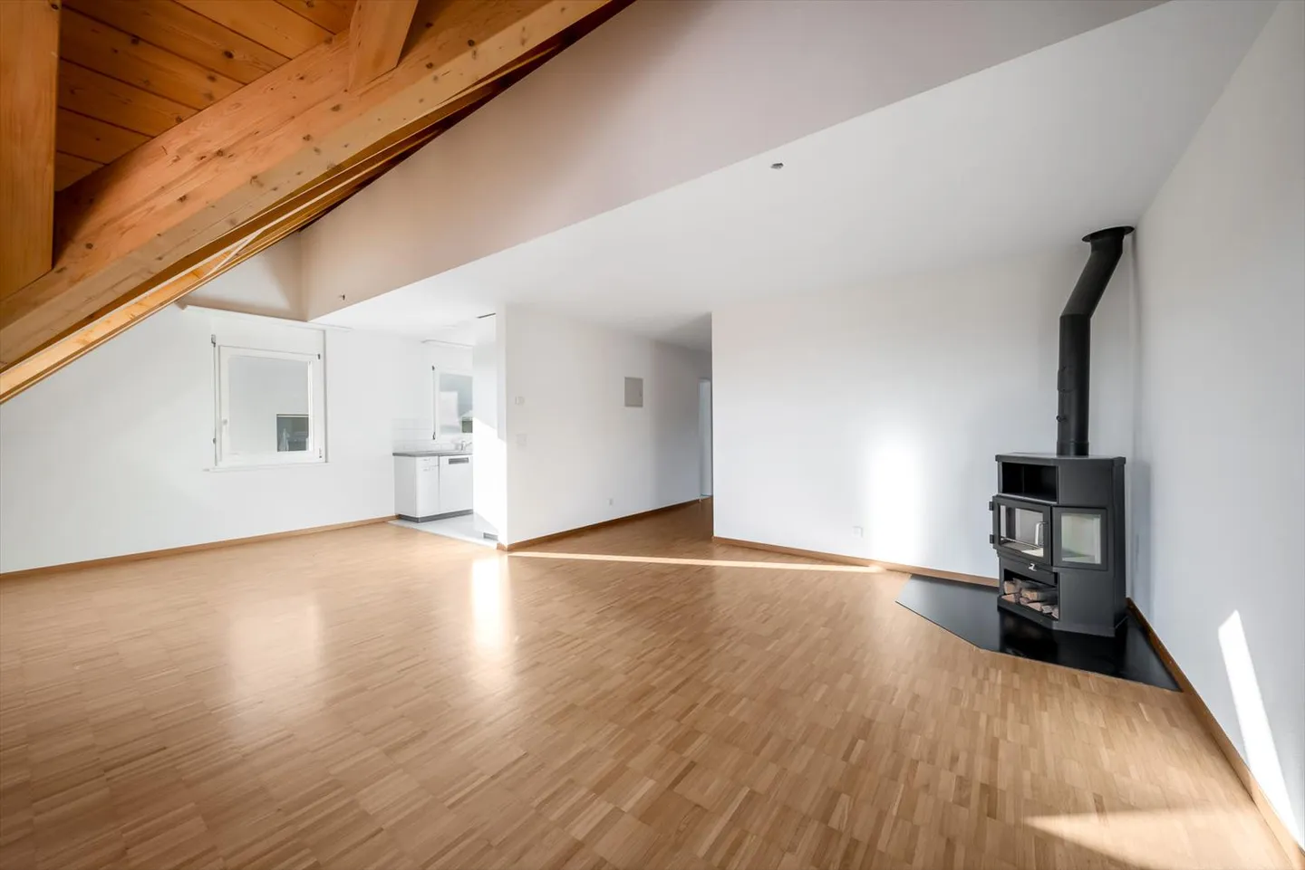 Ottimo appartamento duplex con stufa svedese e grande balcone! - Foto 2 di 11