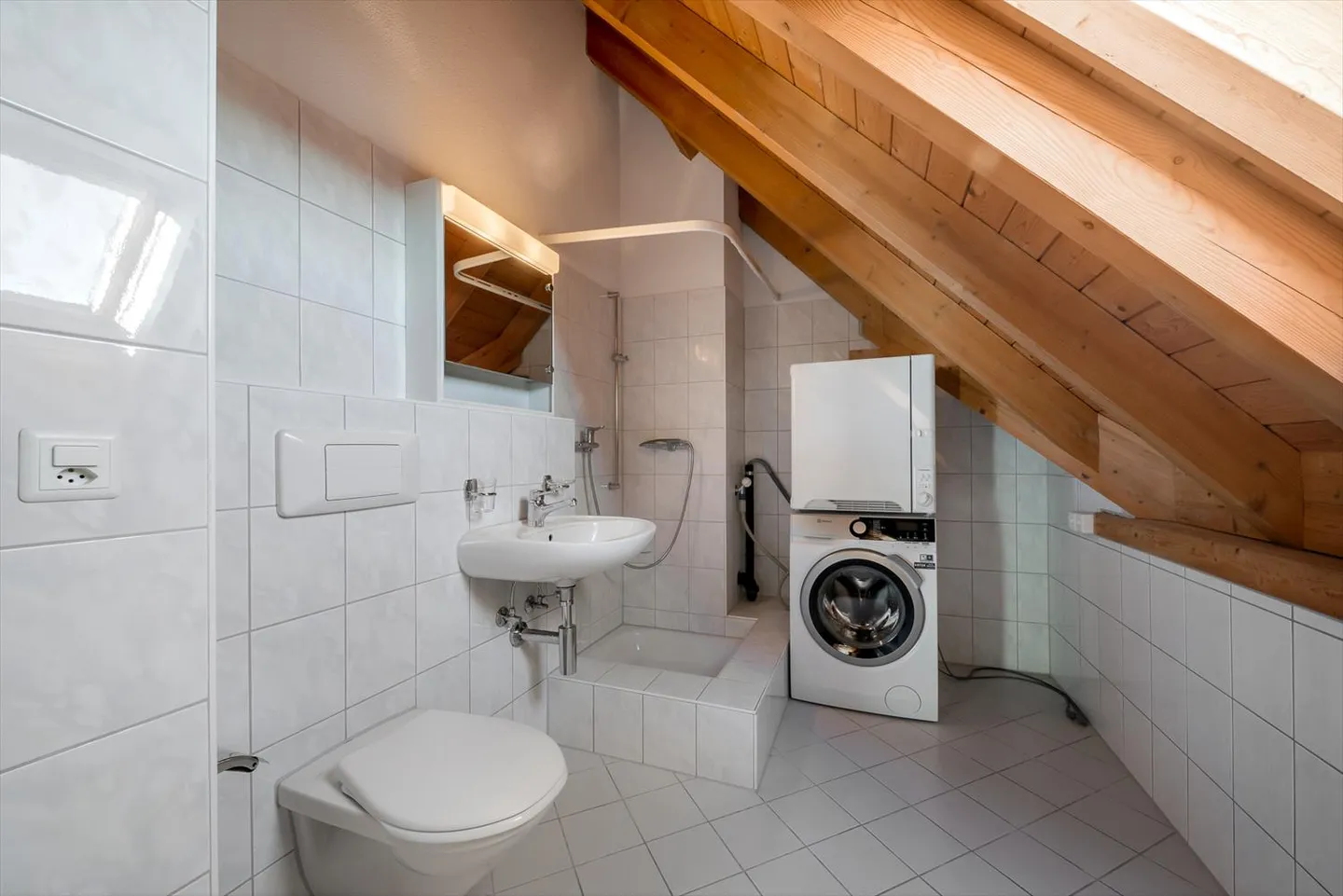 Ottimo appartamento duplex con stufa svedese e grande balcone! - Foto 6 di 11