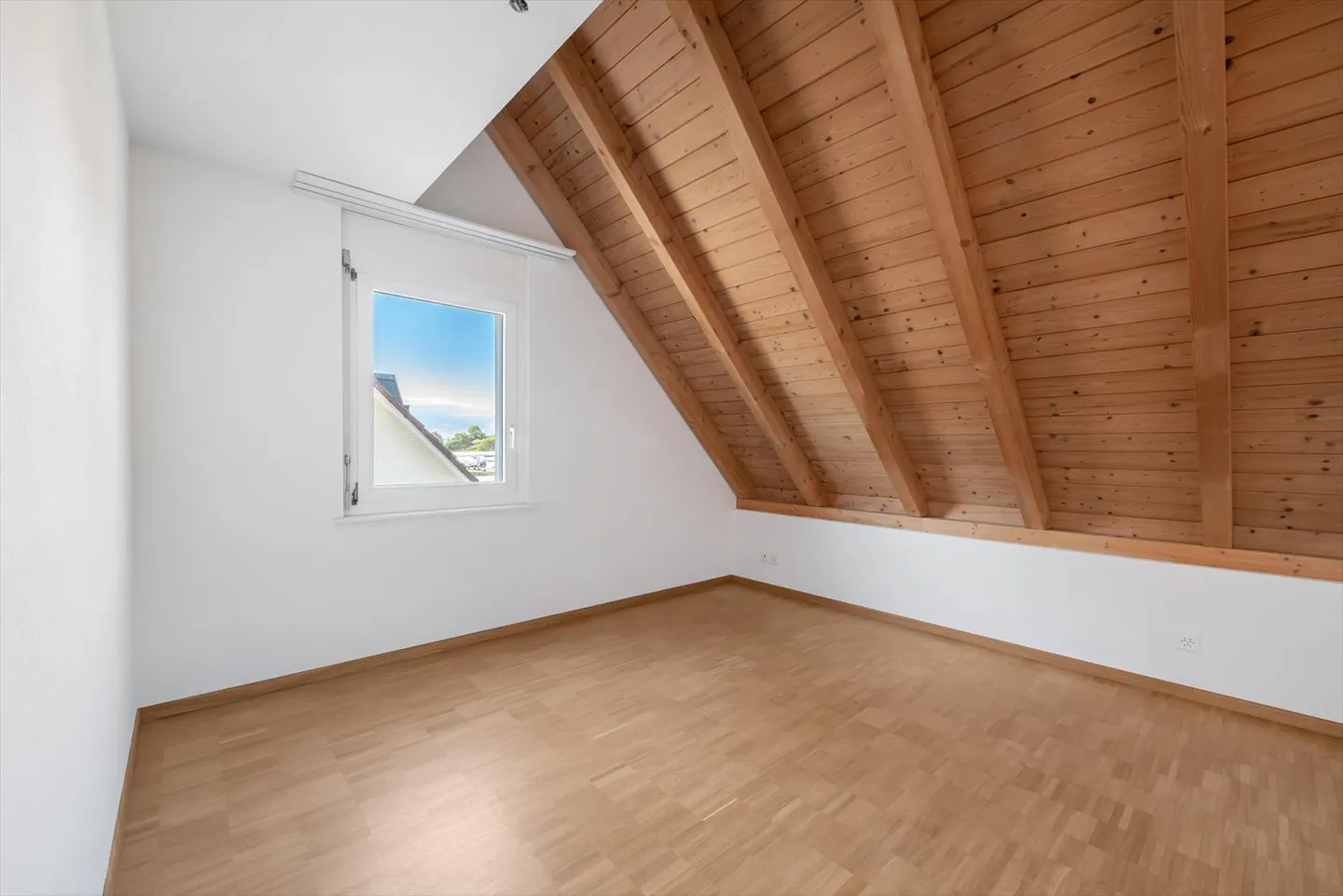 Ottimo appartamento duplex con stufa svedese e grande balcone! - Foto 7 di 11