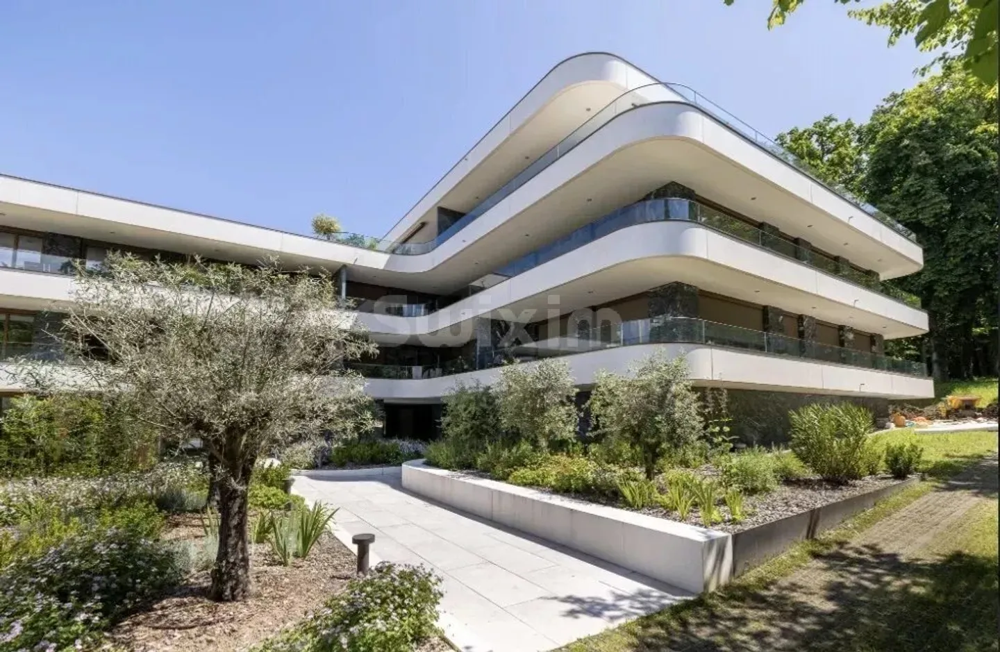 Splendid apartment near the lake with large terrace - Photo 1 of 4