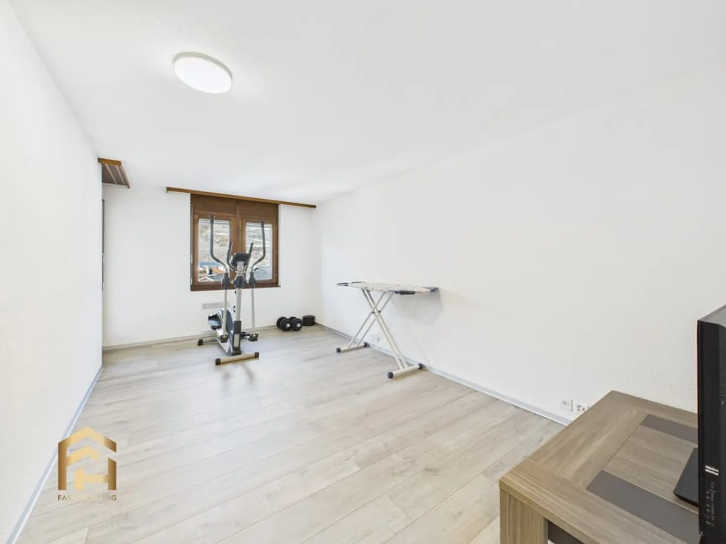 Central et moderne : Votre appartement 4.5 pièces à Turtmann avec vue imprenable - Photo 8 sur 13