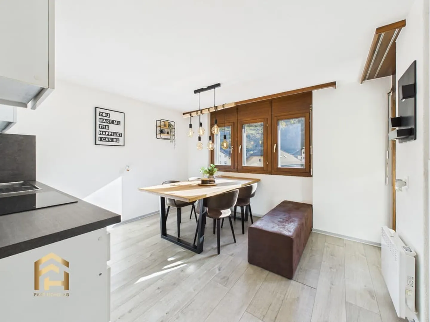 Central et moderne : Votre appartement 4.5 pièces à Turtmann avec vue imprenable - Photo 2 sur 13