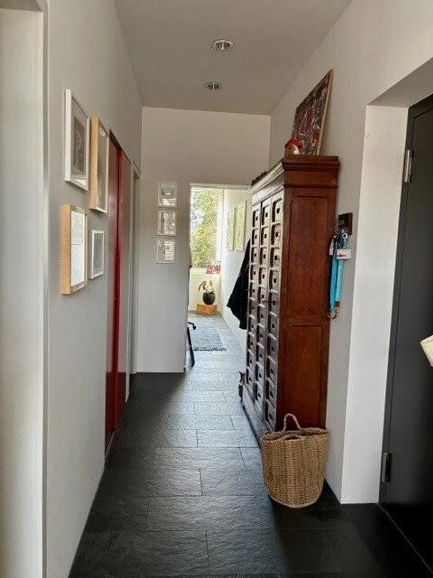 Dreamlike 3.5-room apartment in the heart of Männedorf! - Photo 2 of 11