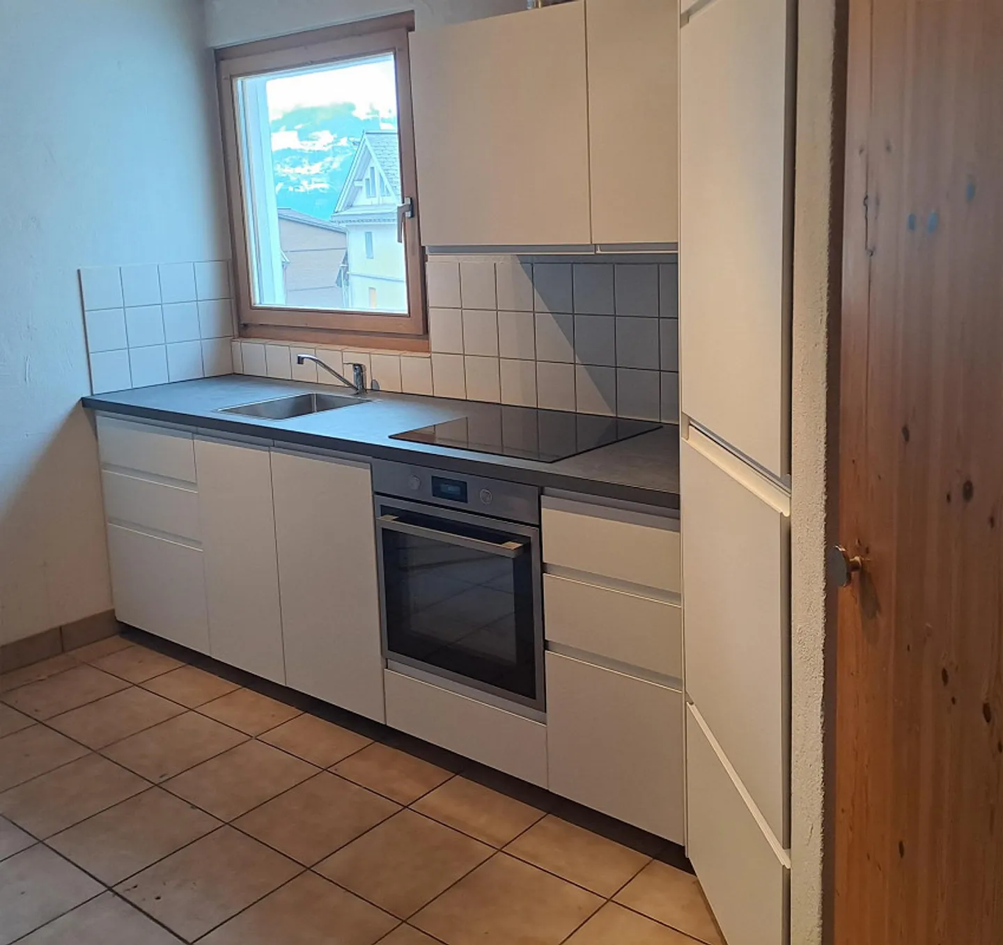 Appartement sous les combles de 1,5 pièce avec chambre de galerie supplémentaire - Photo 3 sur 7