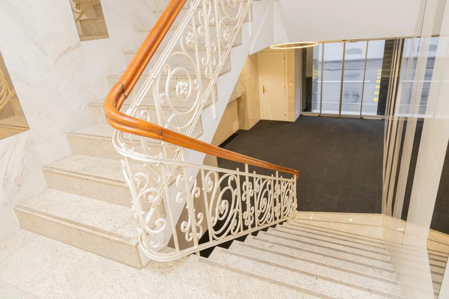 Appartement magnifiquement meublé dans le quartier de Sternmatt - Photo 3 sur 9