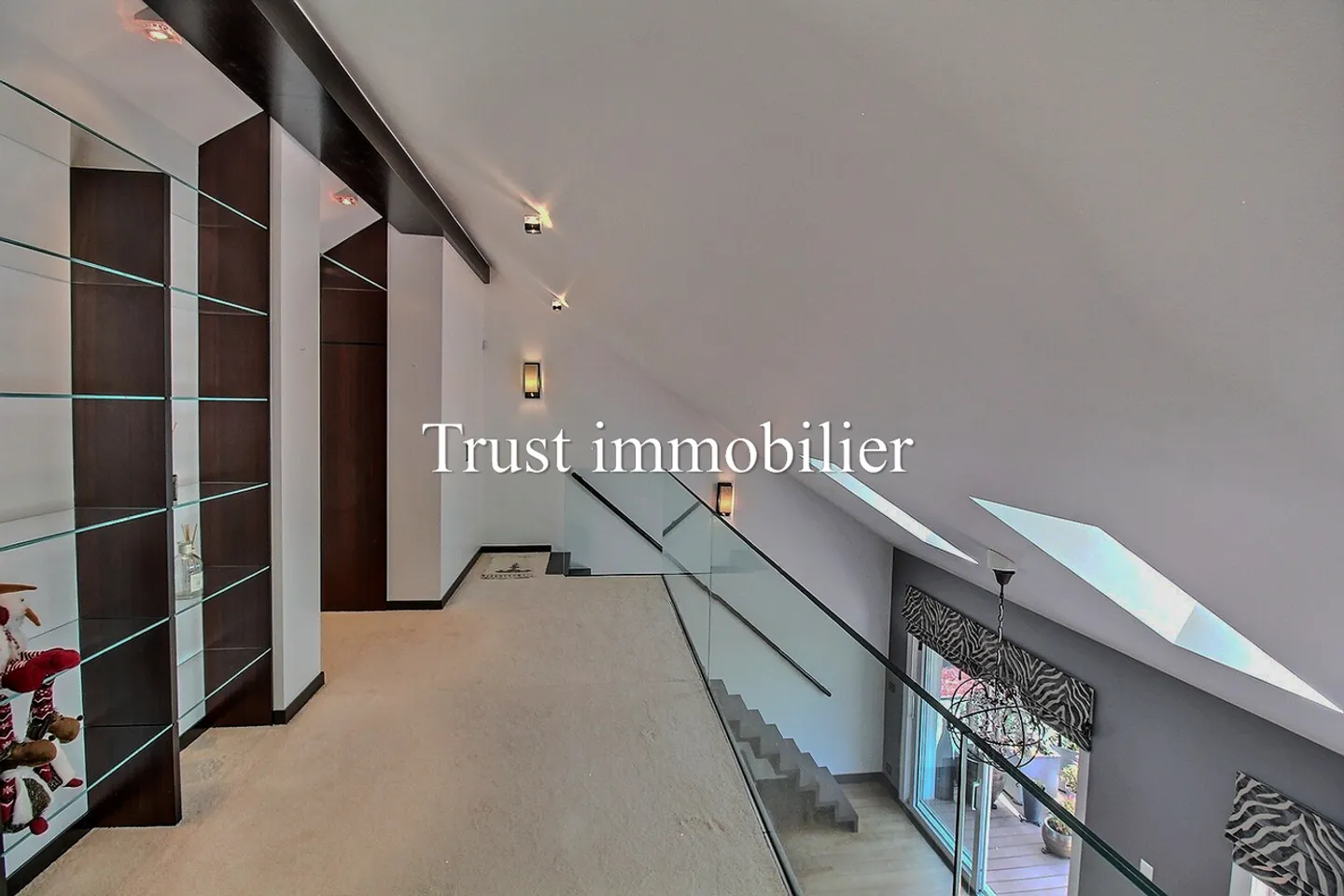 5058. Spacious duplex - Panoramic view of lake and mountains, JONGNY - Photo 9 of 17