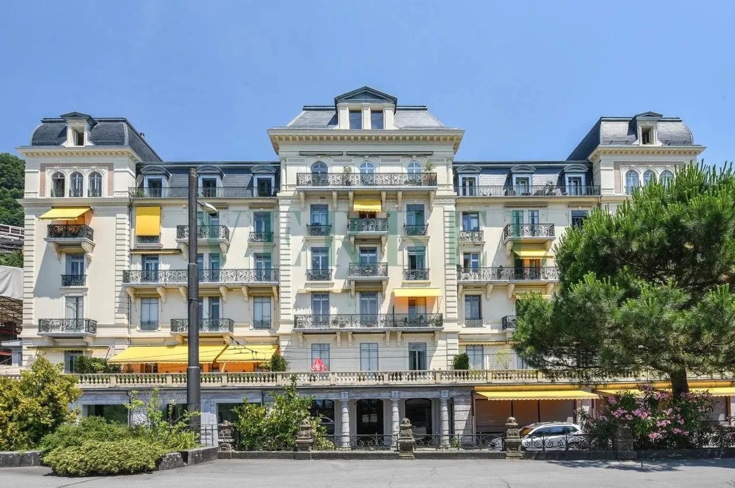 Charmantes Apartment mit Seeblick - Foto 1 von 8