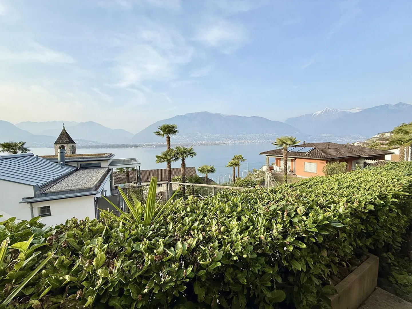 Chalet mit Seeblick in San Nazzaro - Foto 1 von 20