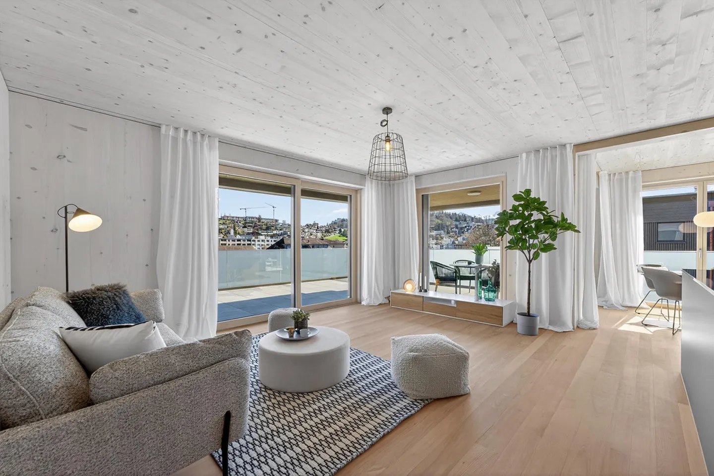 New penthouse apartment with terrace and panoramic view - Photo 4 of 9