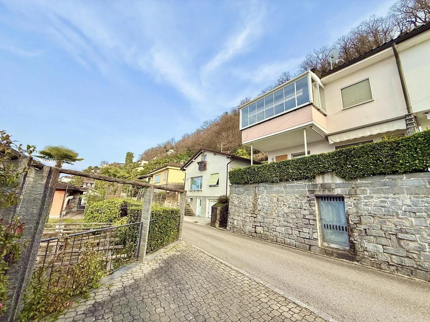 Chalet mit Seeblick in San Nazzaro - Foto 3 von 20