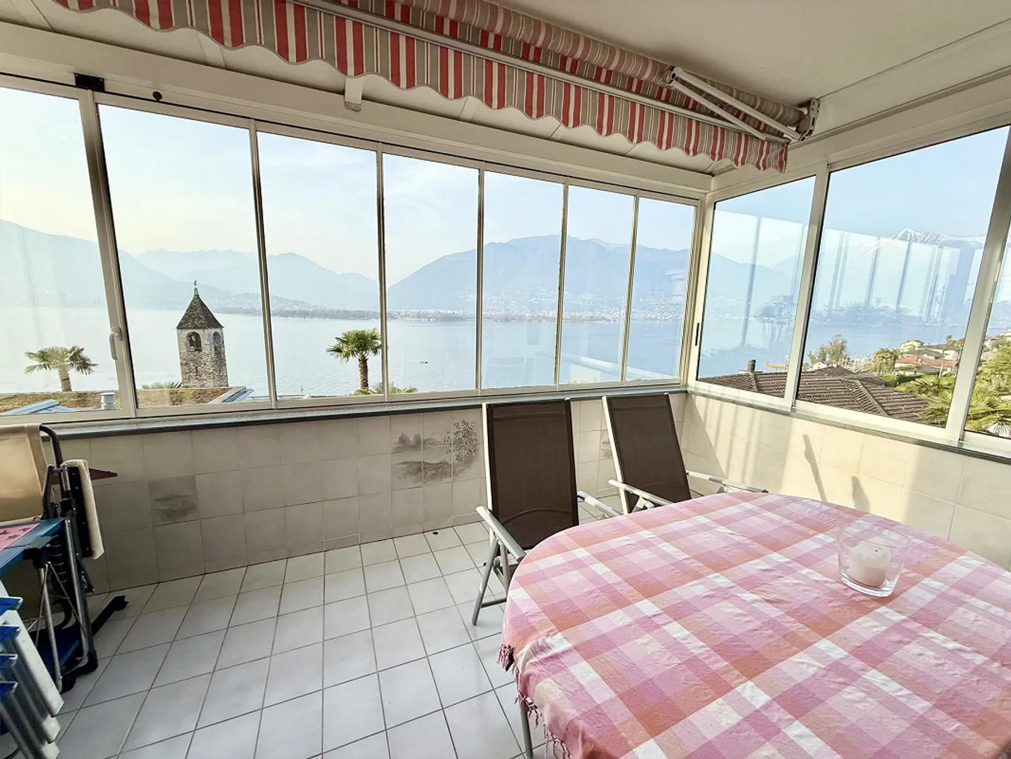 Chalet mit Seeblick in San Nazzaro - Foto 4 von 20