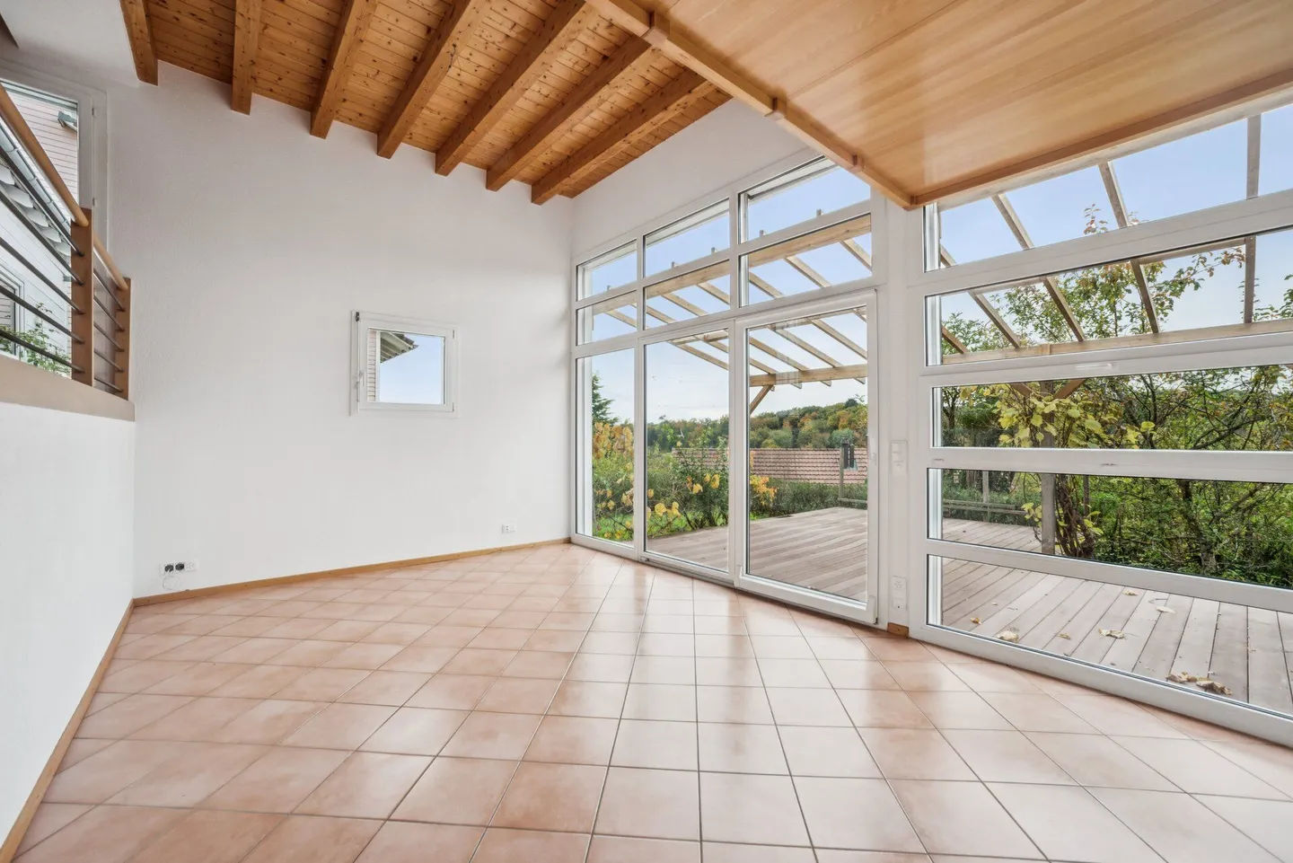 Bright Quiet & View - Photo 1 of 10