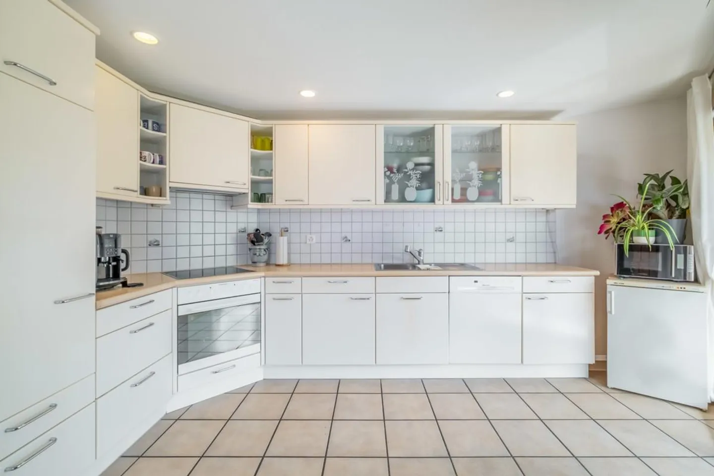 Bonaduz: bright 4.5-room apartment with balcony and mountain view - Photo 2 of 6