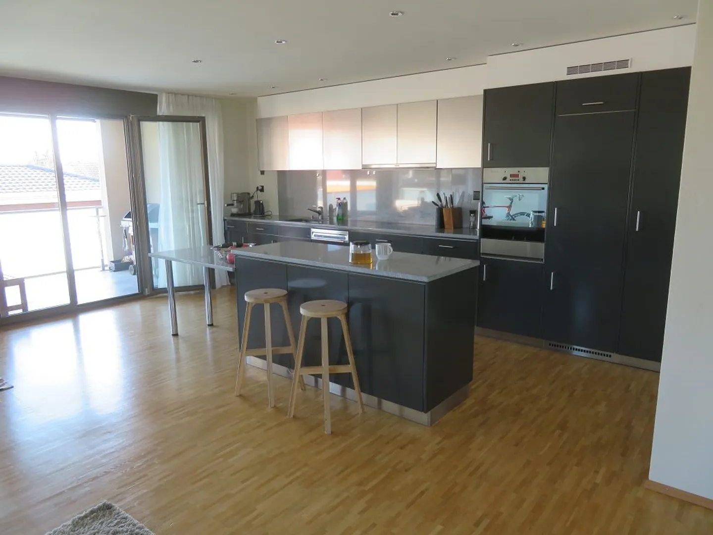 3.5 Zi-Dachwohnung m. gr. Balkon, schöne Aussicht - Foto 3 von 16