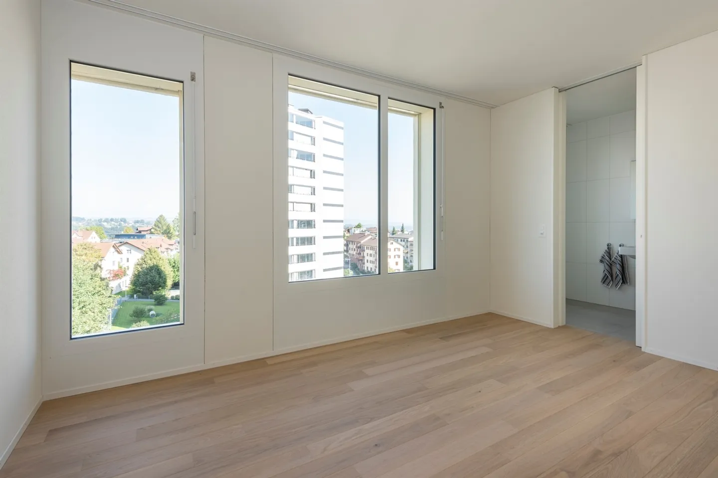 Moderne 2.5 Zimmer-Wohnung - Foto 3 von 6