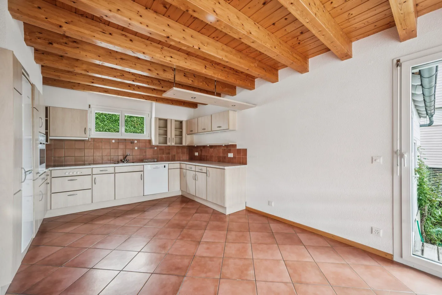 Bright Quiet & View - Photo 3 of 10