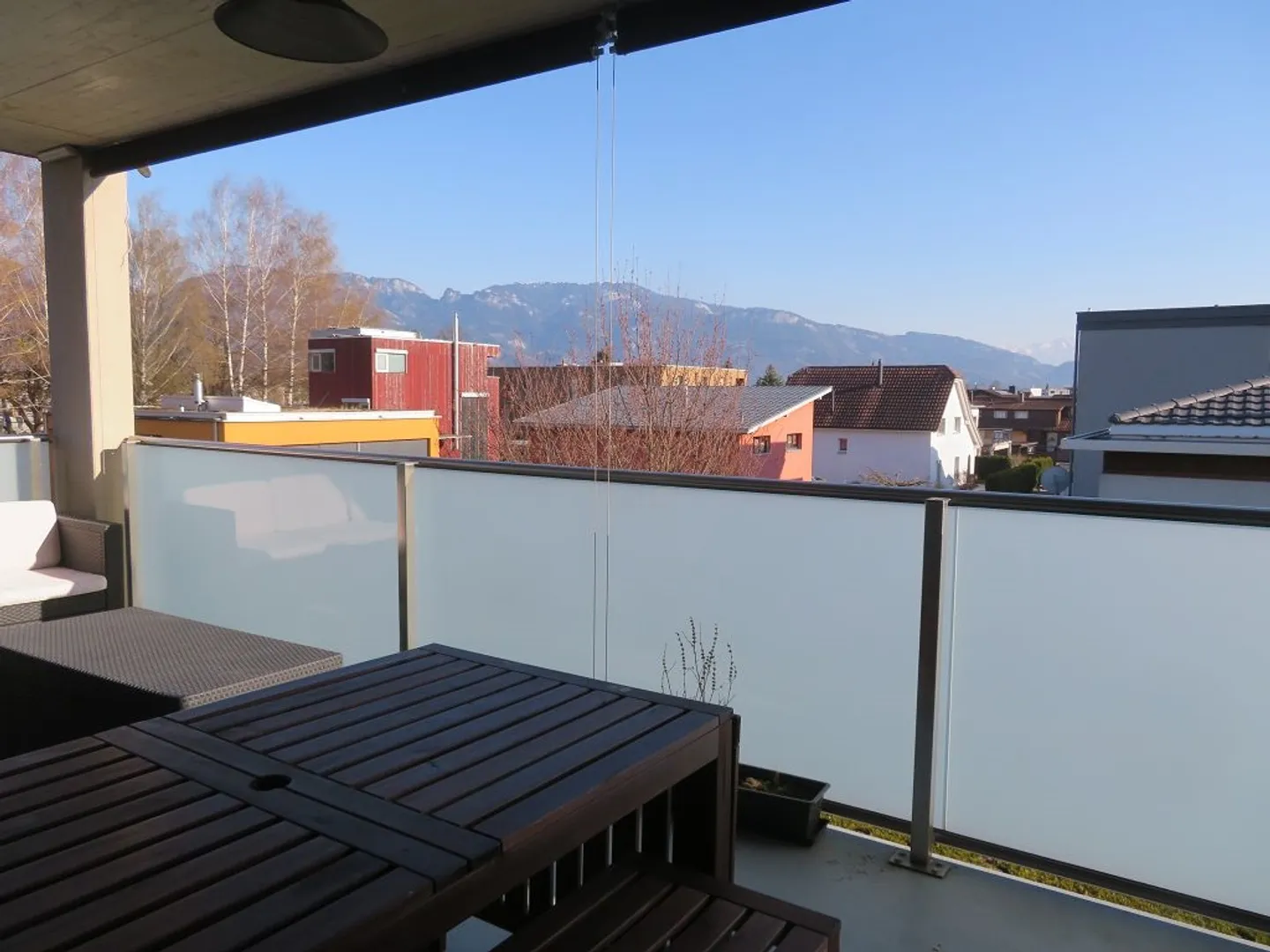 3.5 Zi-Dachwohnung m. gr. Balkon, schöne Aussicht - Foto 6 von 16