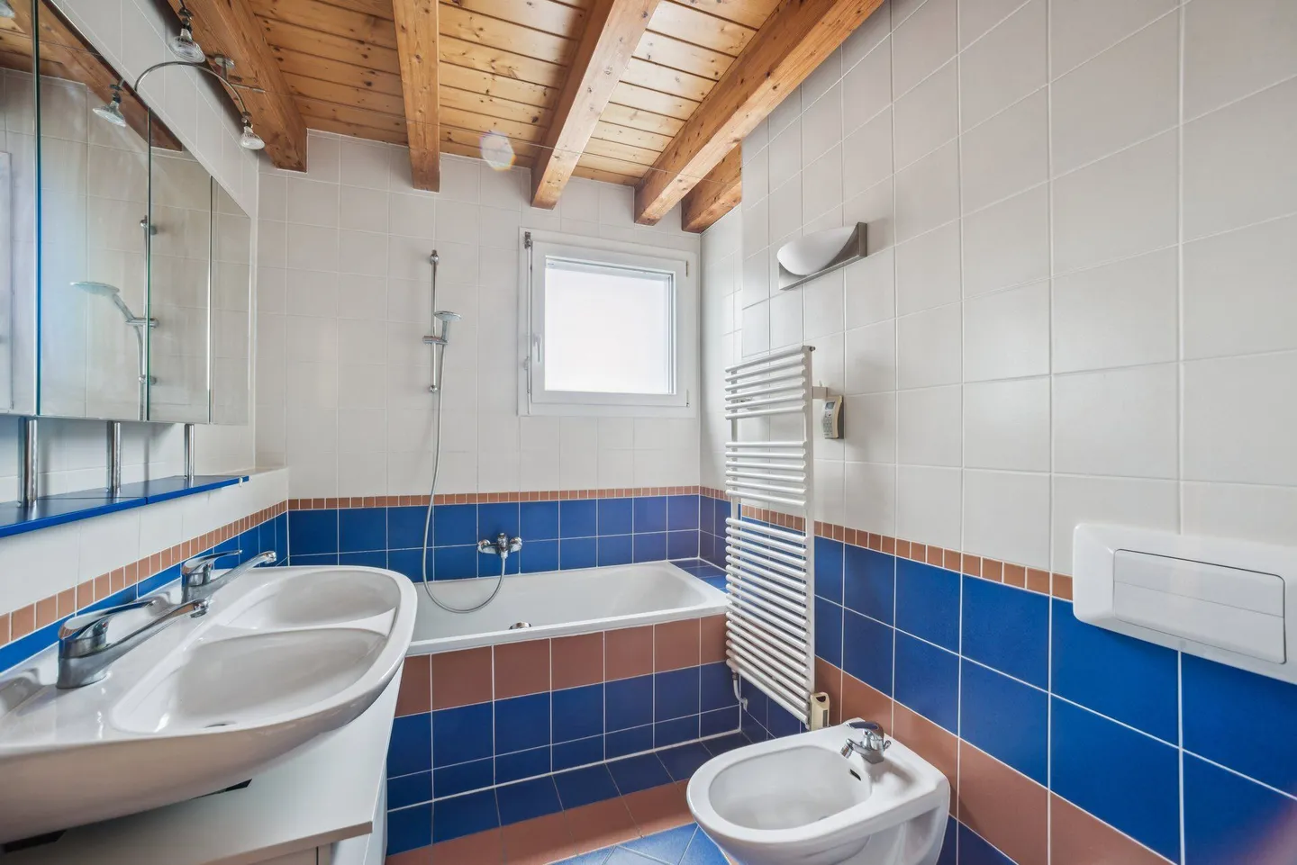 Bright Quiet & View - Photo 8 of 10