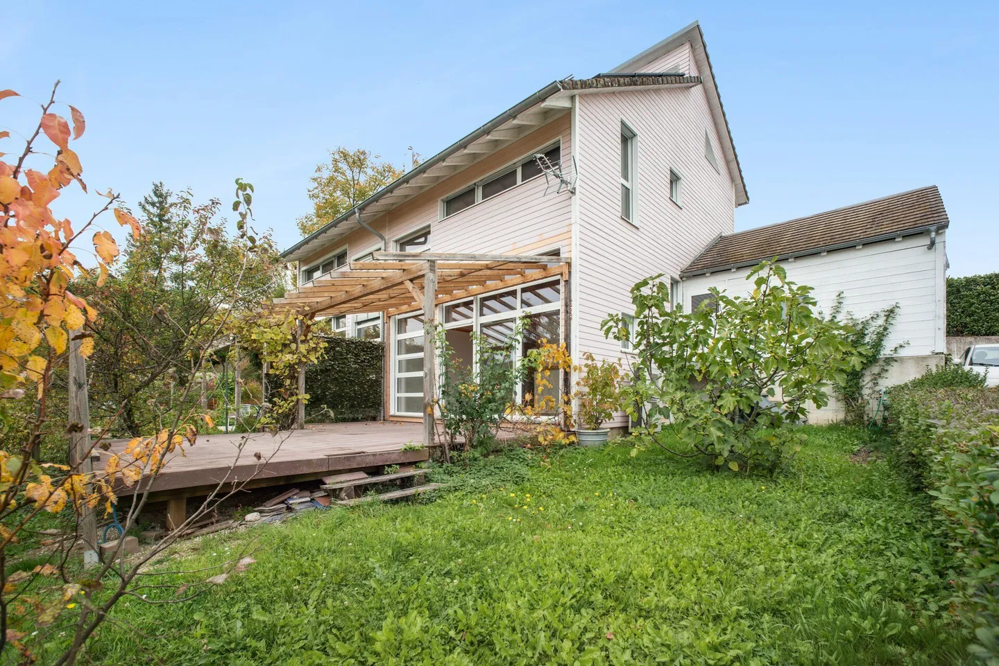 Bright Quiet & View - Photo 9 of 10