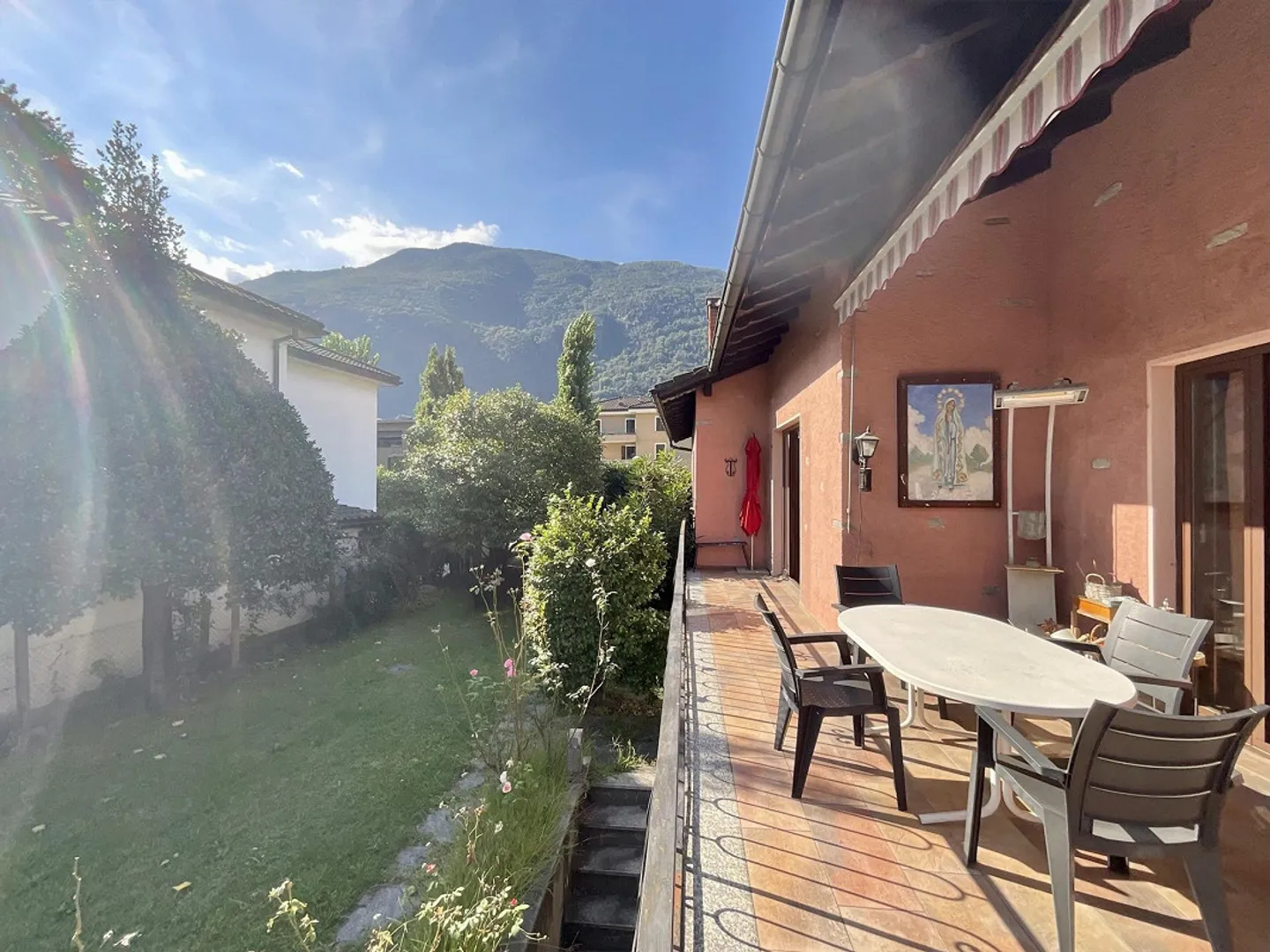 BELLINZONA - SPACIOUS SINGLE-FAMILY HOUSE IN A CENTRAL LOCATION - Photo 8 of 10